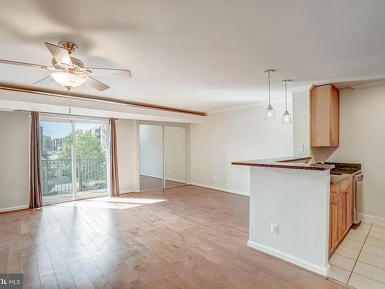 75 S Reynolds St #403 — Photo 12