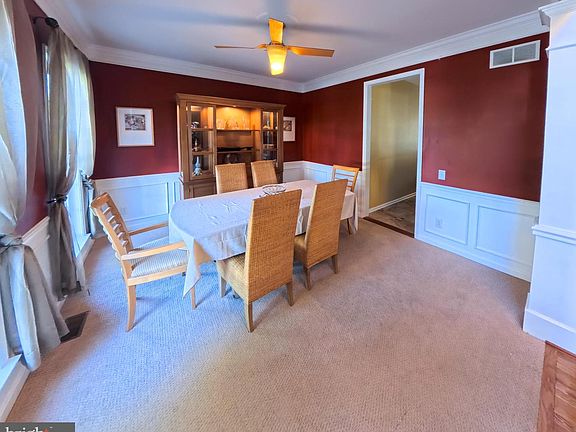 5th image of 508 Emerson Cir