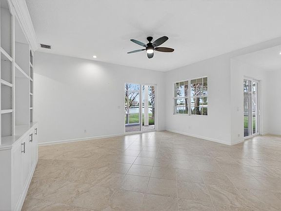 5th image of 111 Tresana Boulevard #29