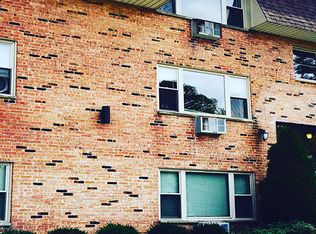 2030 N Oakland Ave, Milwaukee, WI 53202