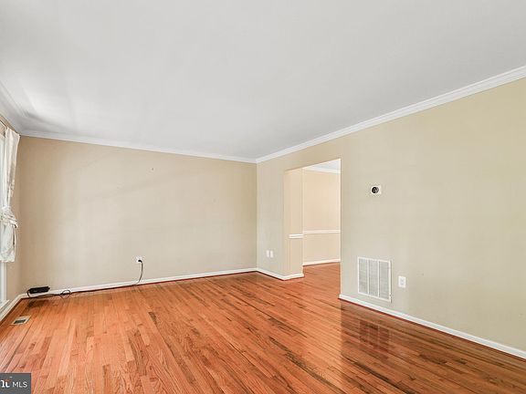 4th image of 4056 Westwind Dr