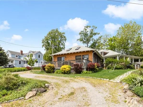23-25 Alger Ave, East Greenwich, RI 02818