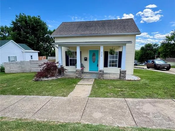 319 W Miller St, De Soto, MO 63020