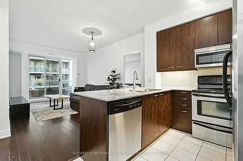500 Saint Clair Ave W Photo 1