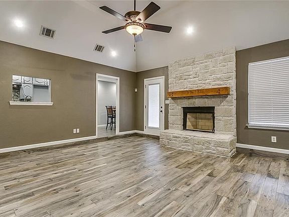 3rd image of 7709 Aubrey Ln