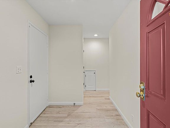 3rd image of 271 Sierra Vista Ave APT 5
