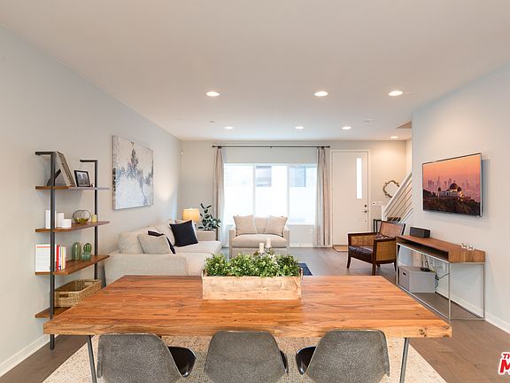 4th image of 2928 Rowena Ave #3