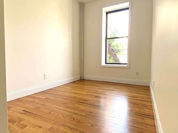 5th image of 222 Thompson St #19A