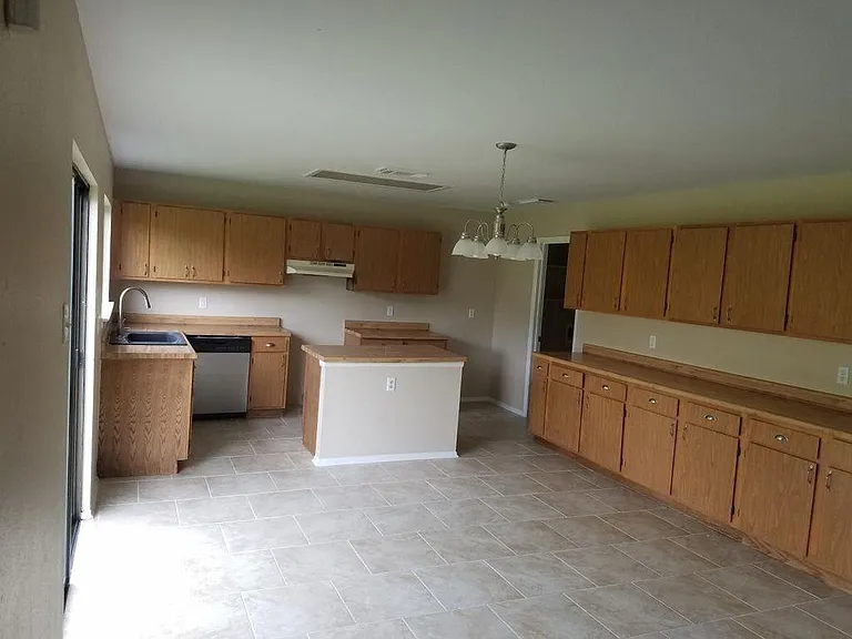 7902 Oval Mdws — Photo 2