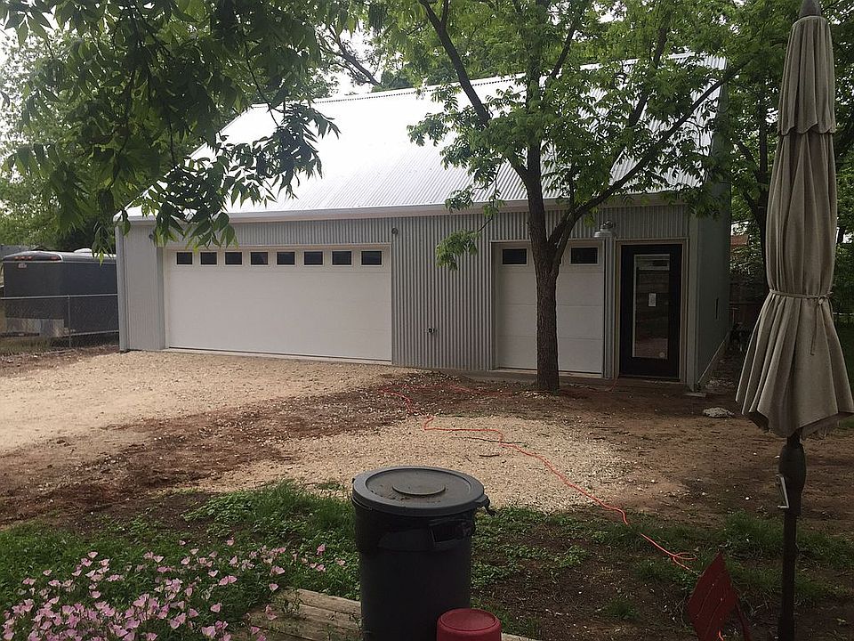 1st image of 418 Plum St