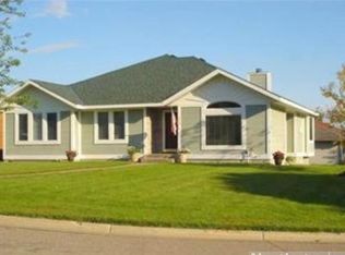 319 E 7th St N, Melrose, MN 56352