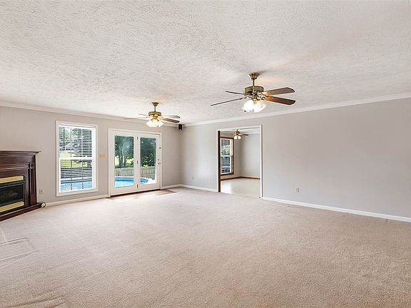 4th image of 418 Preston Dr