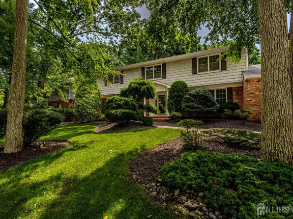 6 Burlington Ln, East Brunswick, NJ 08816