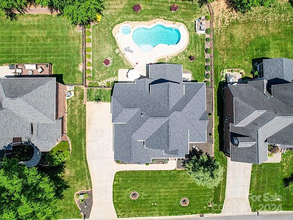 2nd image of 3764 Tea Olive Dr