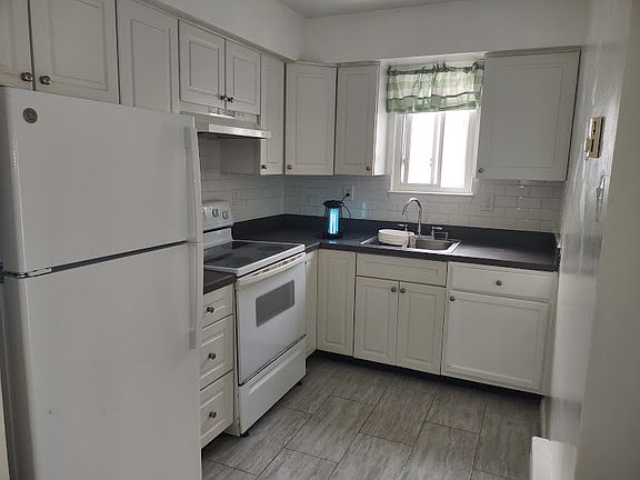 4th image of 99 Holmes Rd #B