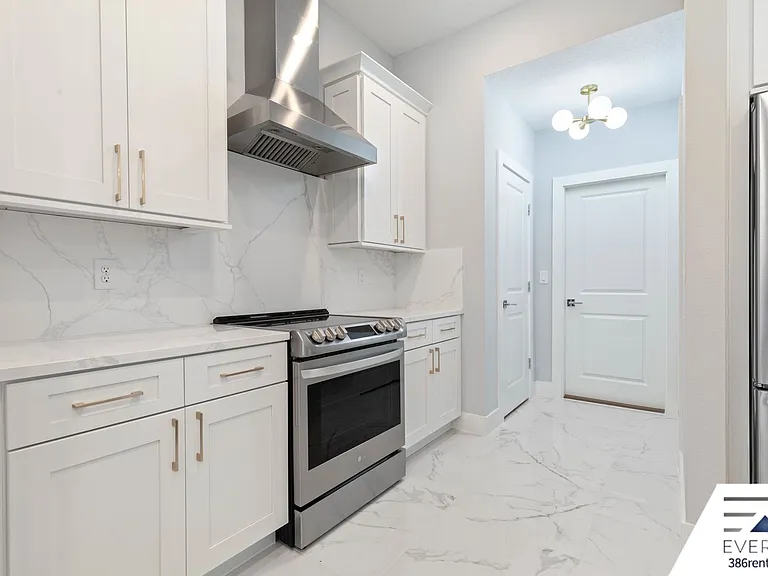 4 Karl Ct — Photo 14