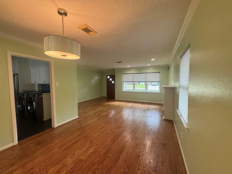 4022 Drummond St — Photo 5