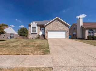 7207 Meadow Ridge Dr, Louisville, KY 40218