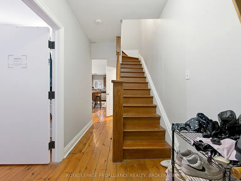 511 Victoria St — Photo 9