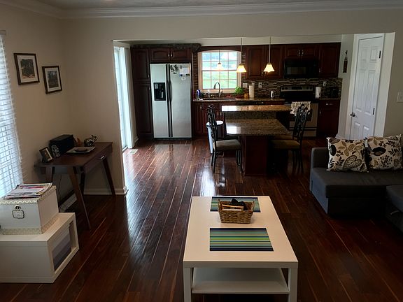 Living room/Kitchen view