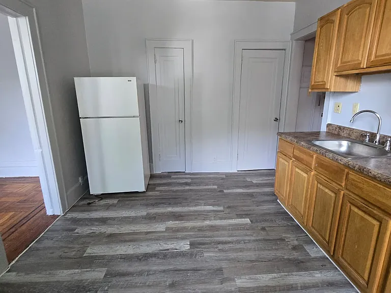 32-34 Kenmore Ave #2R — Photo 3