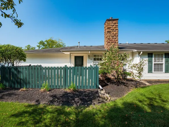 2464 Crystal Springs Dr, Hilliard, OH 43026