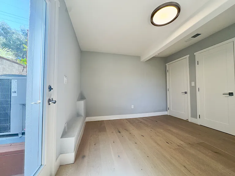 914 Everett Ave — Photo 66