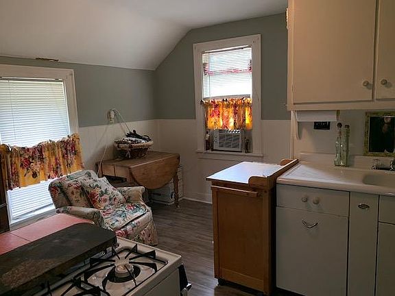 2nd image of 1001 Calvary Ave NW