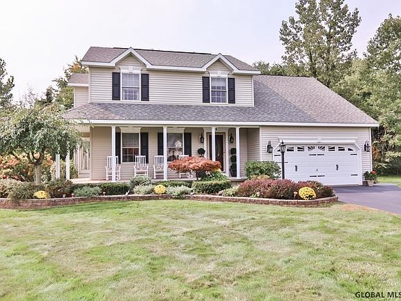 3rd image of 6 Sprucewood Ct