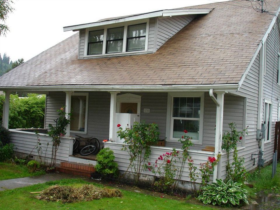 1st image of 135 1st Ave N