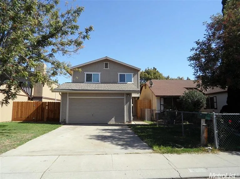 1642 Vineland Ln photo 1