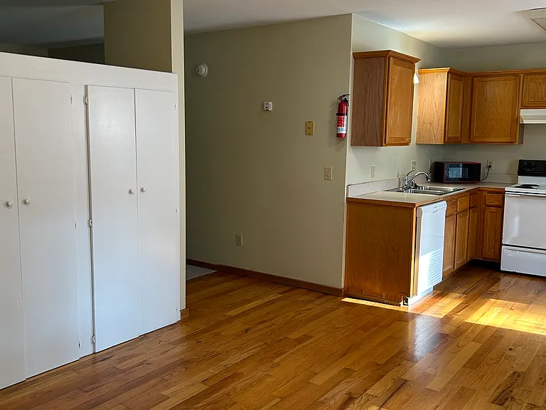 820 S College Ave #2 — Photo 3
