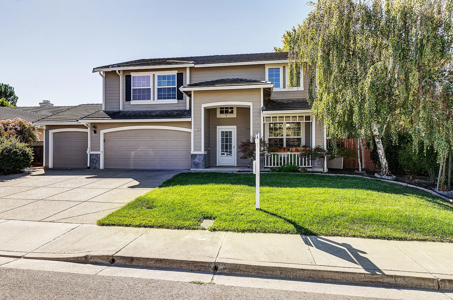 4706 Golden Bear Dr photo 1