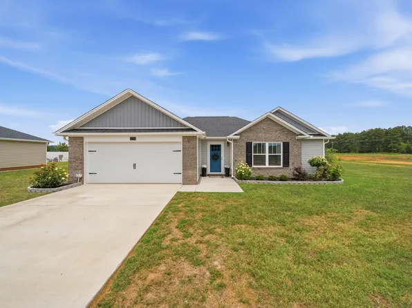 1110 Makayla Ln, Wedgefield, SC 29168