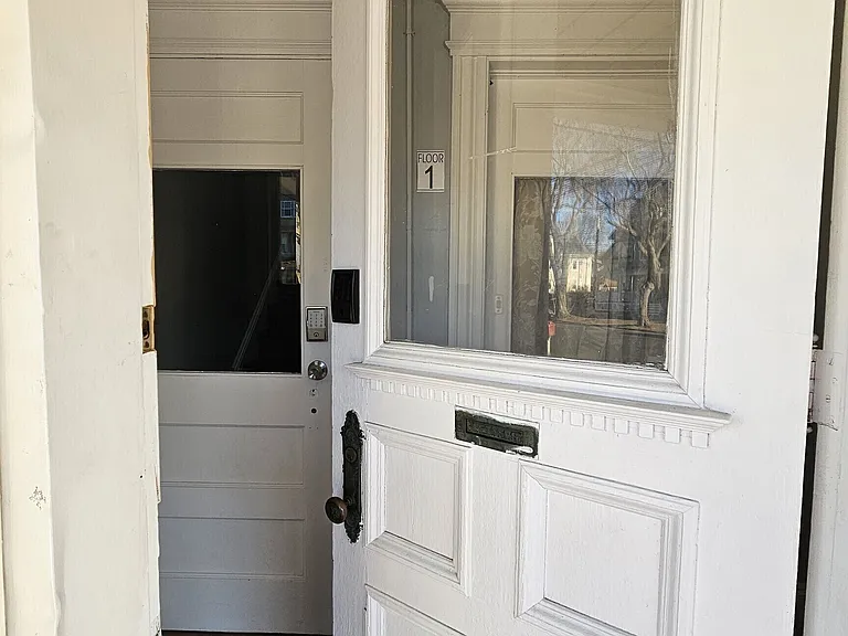 592 Laurel Ave #2 — Photo 4