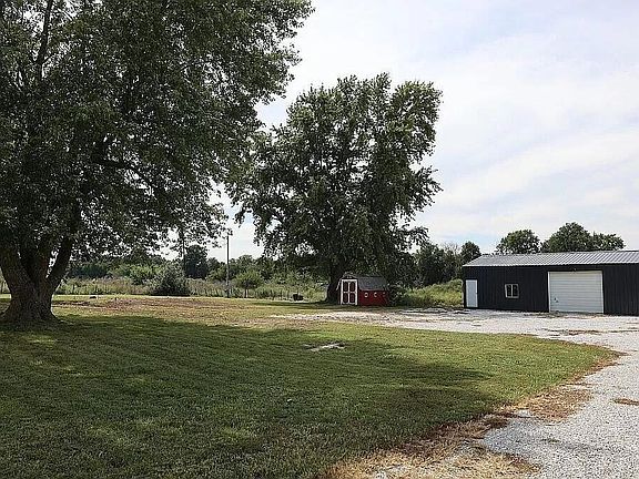 3rd image of 2621 N Farm Road 45