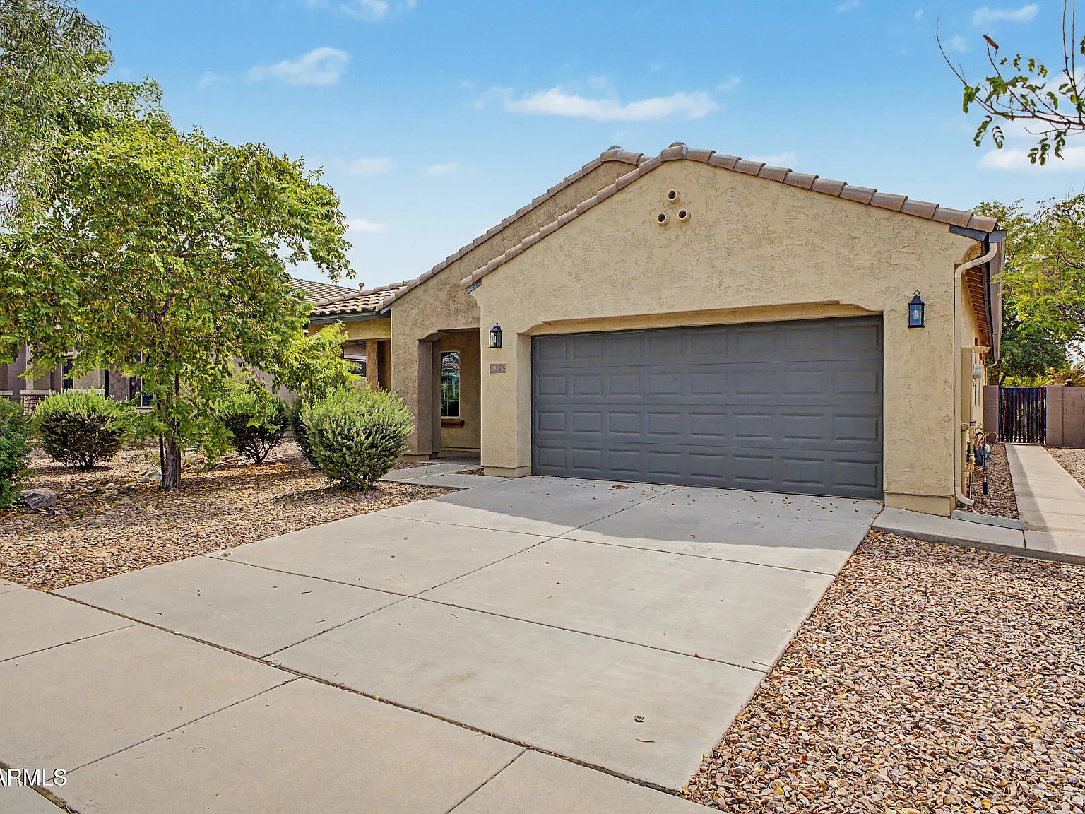 3 bed, 2.0 bath, 2032 sqft, $2,650 — Photo 3