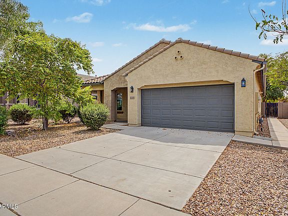 3rd image of 3113 E Chisum Ln