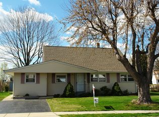 20 Cumberland Rd, Hamilton Square, NJ 08690