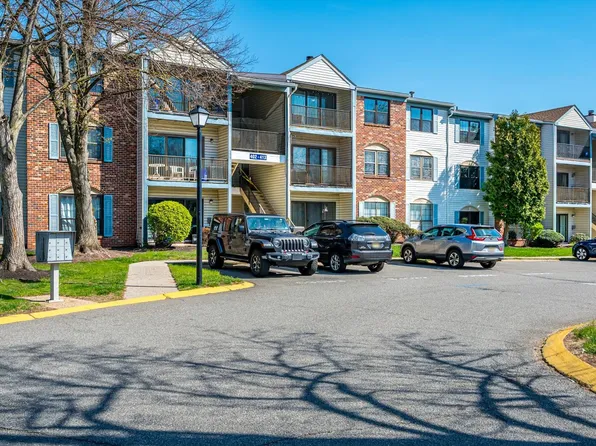 409 Lancaster Ct, Piscataway, NJ 08854
