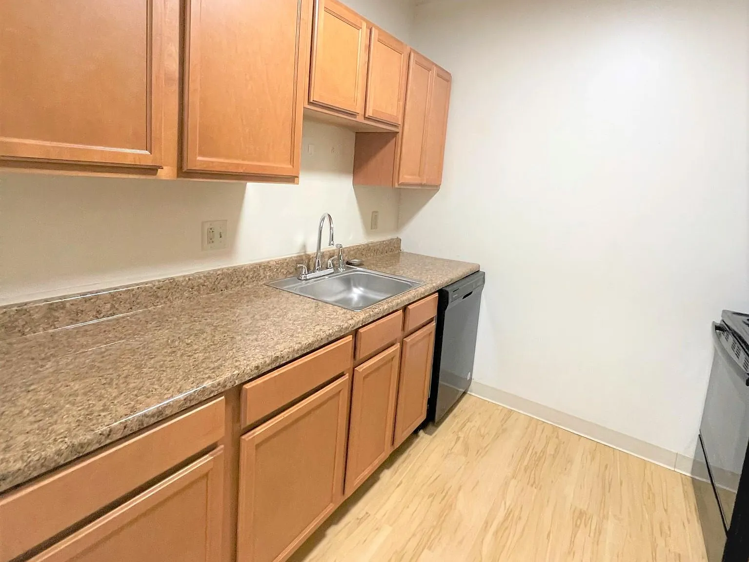 6350 Forward Avenue — Photo 1