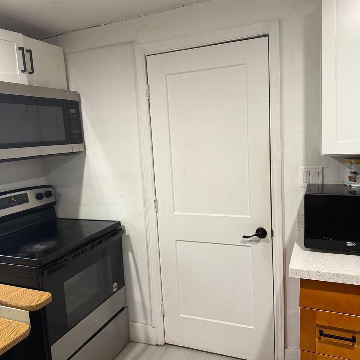 3 bed, 1.0 bath, 700 sqft, $2,000 — Photo 3