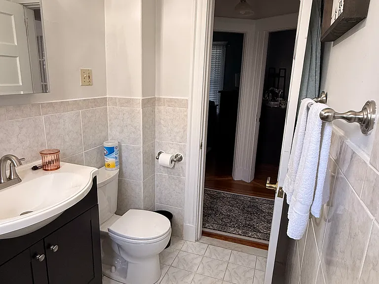 46 Langley Rd — Photo 2