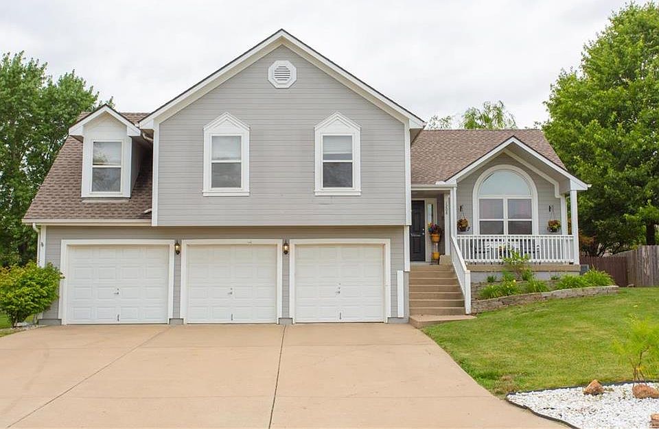 1st image of 1208 SE Warren Dr