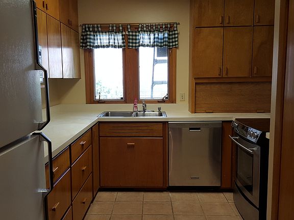 4th image of 924 Mulder Dr