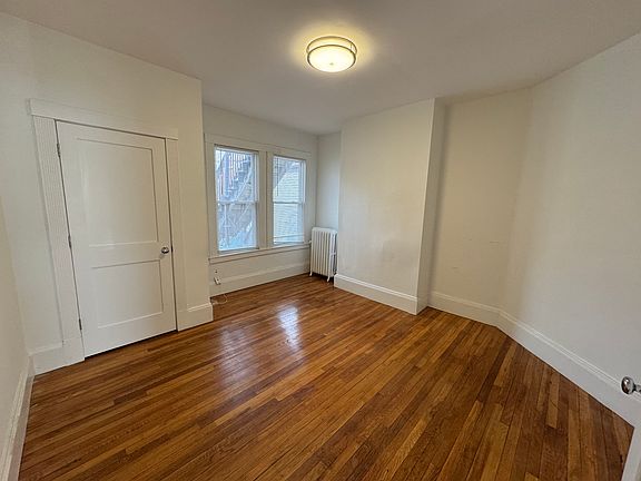 5th image of 5 Walnut Ter #1