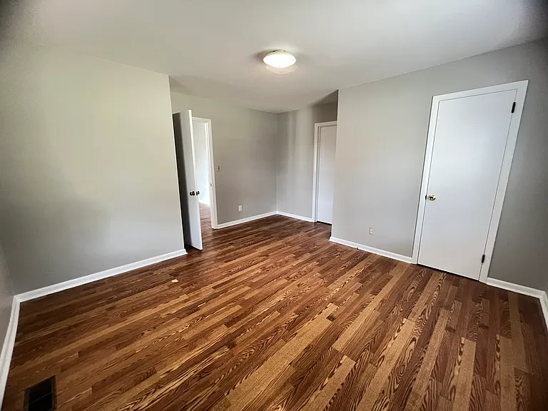 918 Durham St — Photo 7