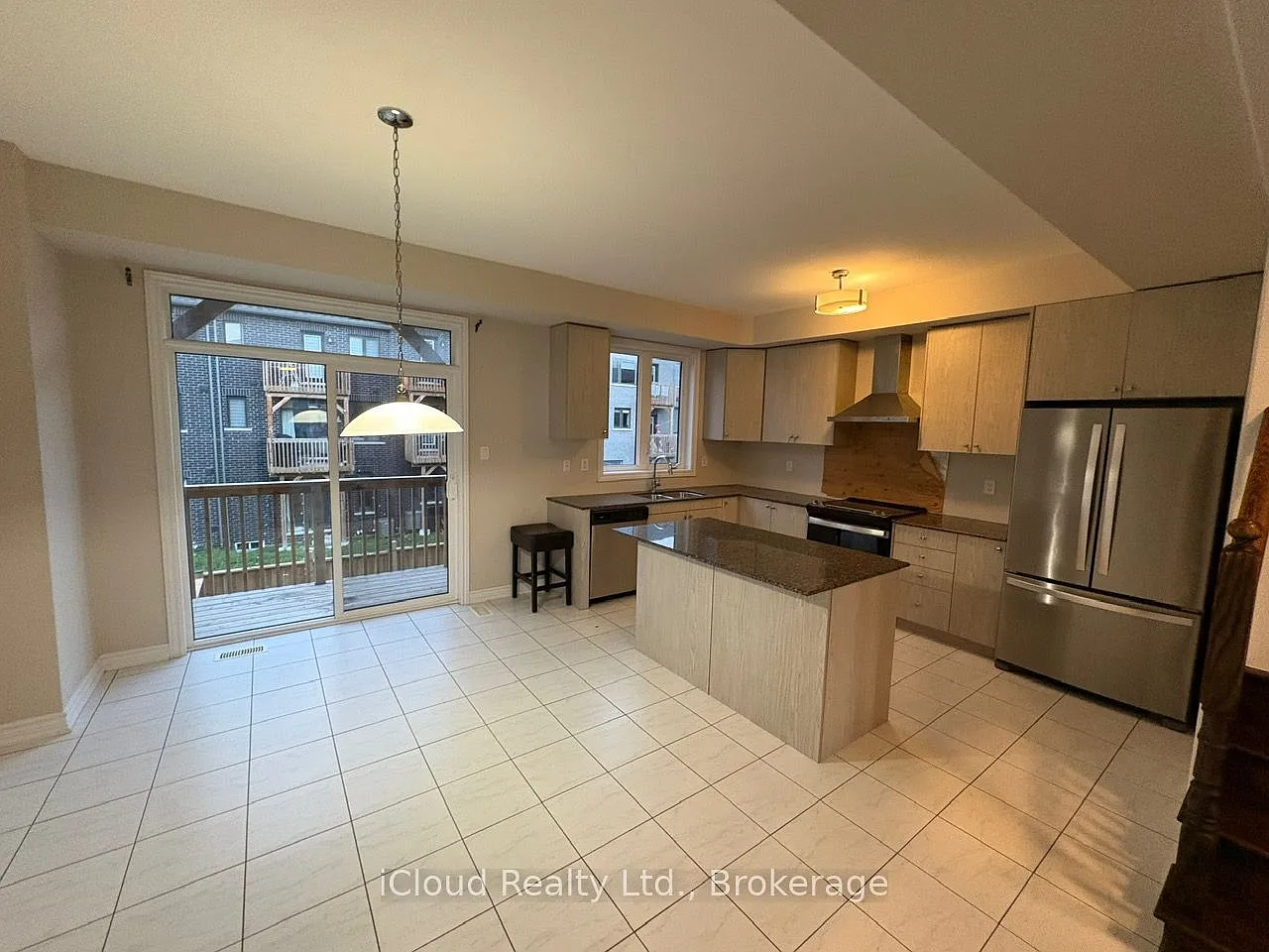 4 bed, $3,200 — Photo 3