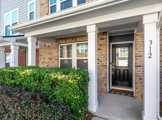 312 Dove Cottage Ln, Cary, NC 27519