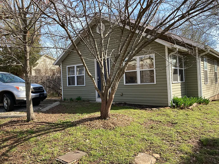 258 S Hill Ave — Photo 13